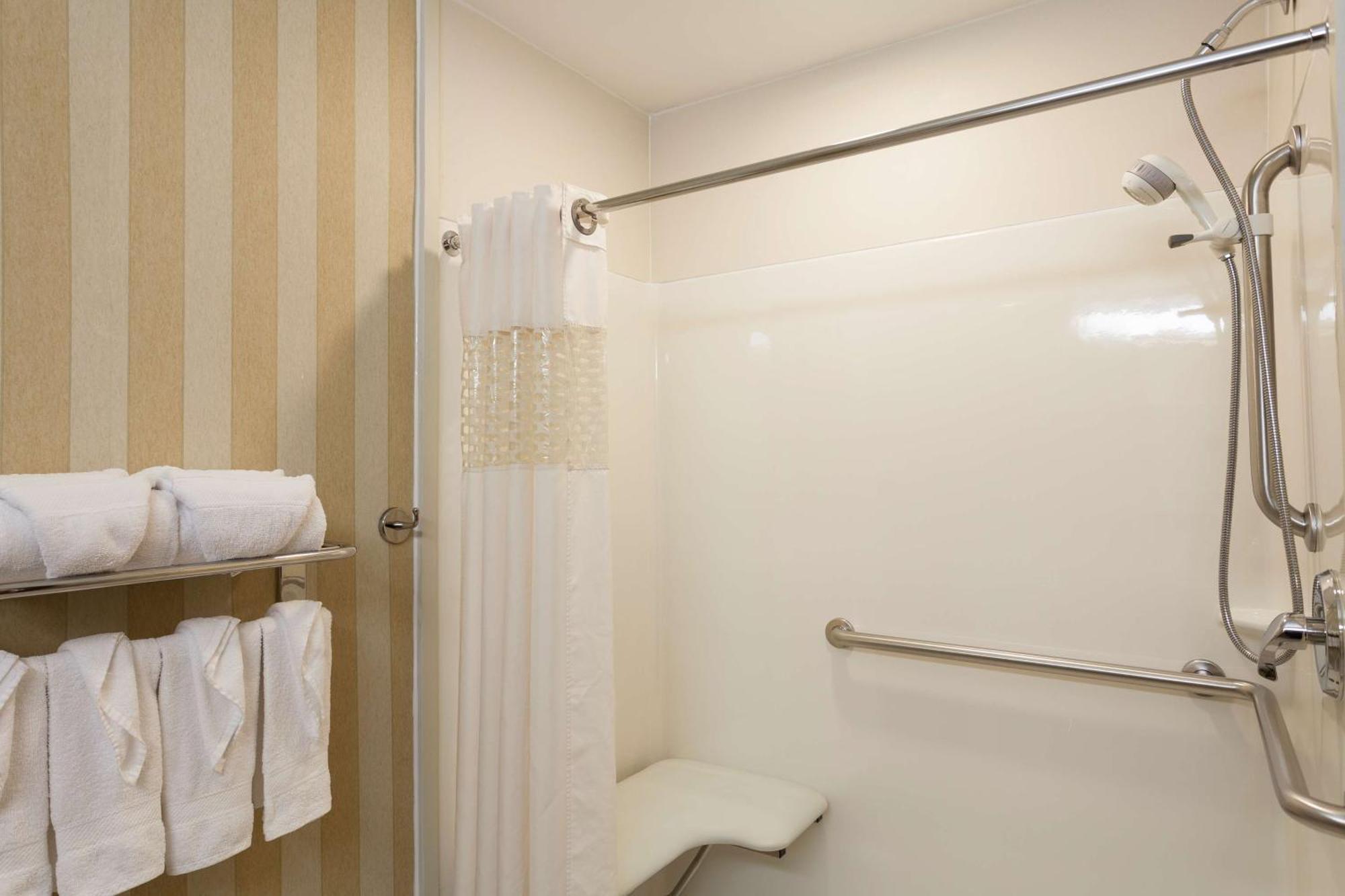 Hampton Inn & Suites Addison Zewnętrze zdjęcie