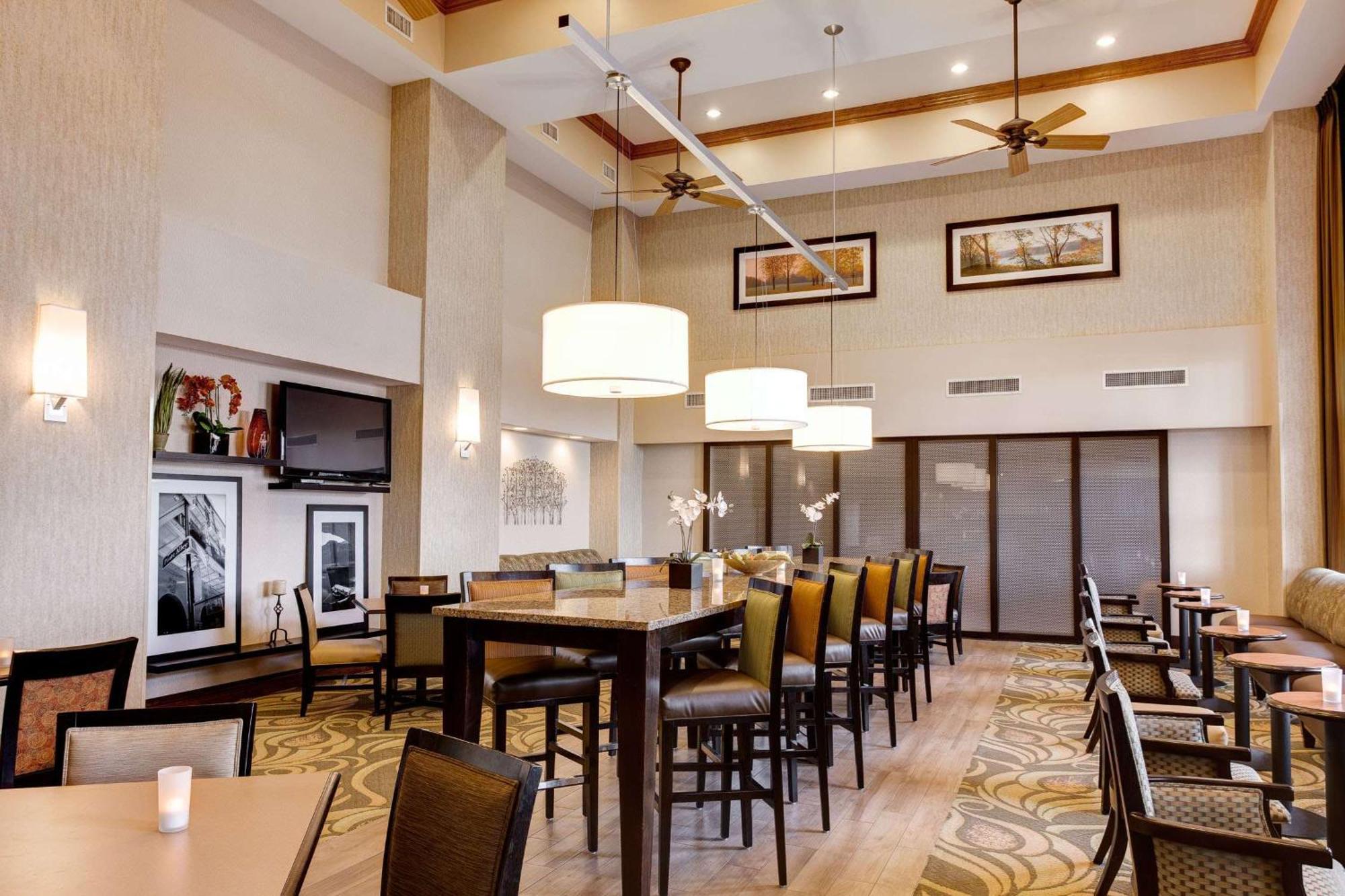 Hampton Inn & Suites Addison Zewnętrze zdjęcie