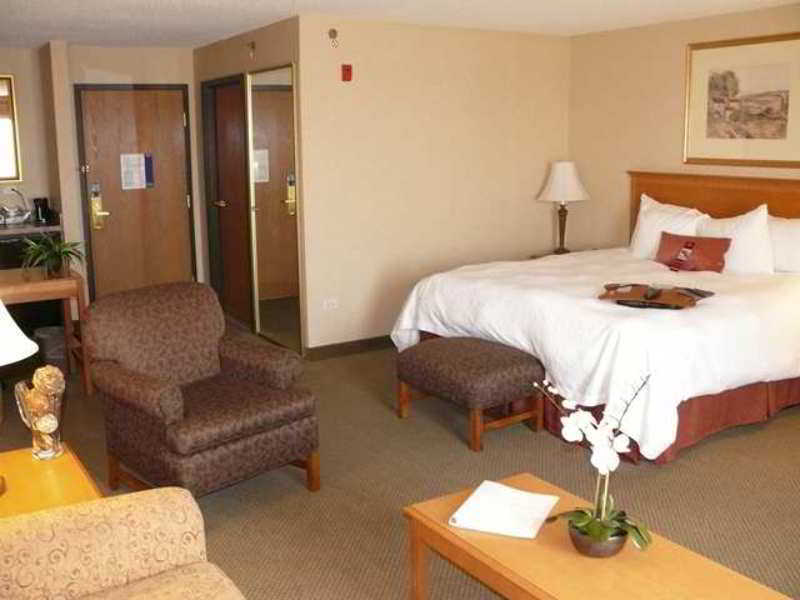 Hampton Inn & Suites Addison Pokój zdjęcie